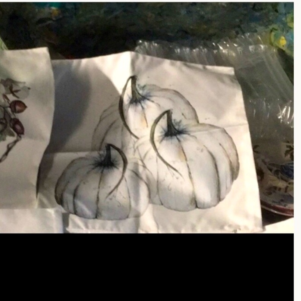 FREEw/Purchas Pillow Case 18” Trio of Pumpkins
